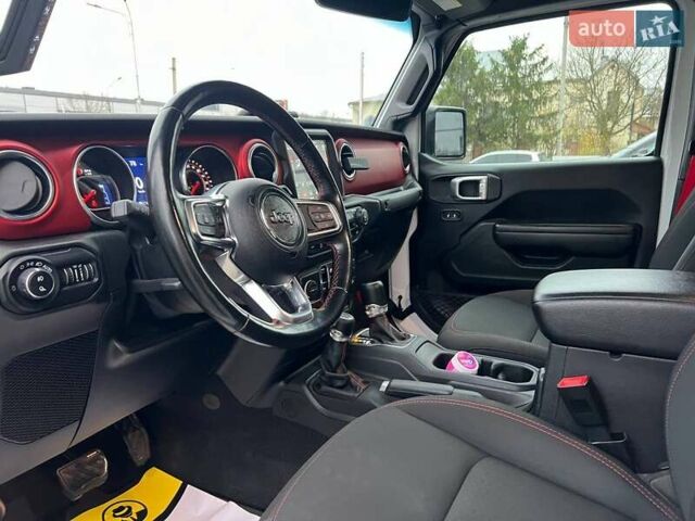 Белый Джип Gladiator, объемом двигателя 3.6 л и пробегом 63 тыс. км за 58000 $, фото 11 на Automoto.ua