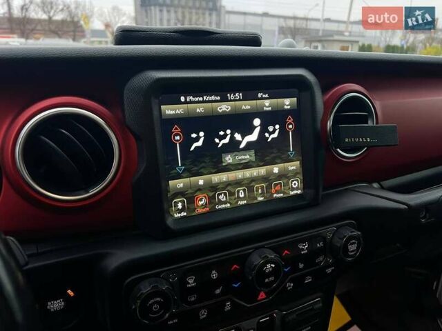 Белый Джип Gladiator, объемом двигателя 3.6 л и пробегом 63 тыс. км за 58000 $, фото 15 на Automoto.ua