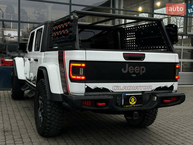 Белый Джип Gladiator, объемом двигателя 3.6 л и пробегом 63 тыс. км за 58000 $, фото 3 на Automoto.ua
