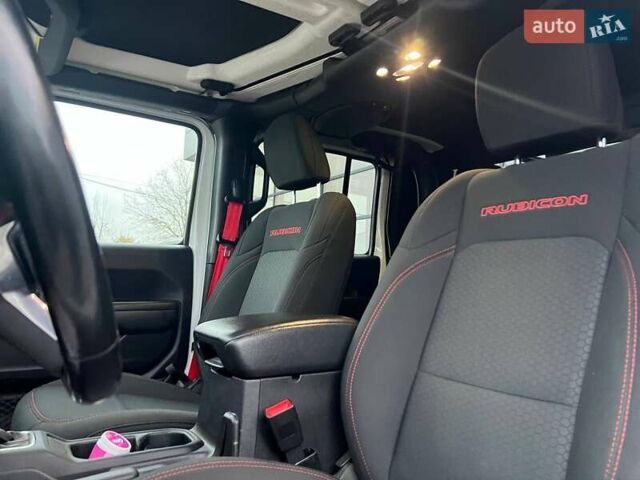 Белый Джип Gladiator, объемом двигателя 3.6 л и пробегом 63 тыс. км за 58000 $, фото 10 на Automoto.ua