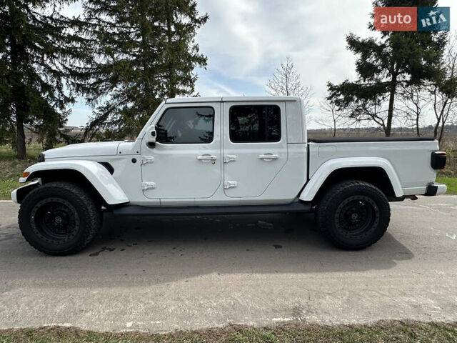 Білий Джип Gladiator, об'ємом двигуна 3.6 л та пробігом 59 тис. км за 51300 $, фото 3 на Automoto.ua