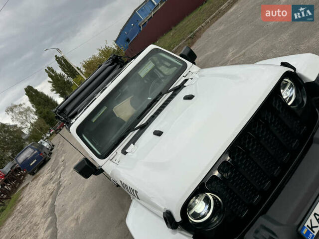 Белый Джип Gladiator, объемом двигателя 3.6 л и пробегом 19 тыс. км за 56000 $, фото 13 на Automoto.ua