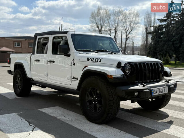 Белый Джип Gladiator, объемом двигателя 3.6 л и пробегом 19 тыс. км за 56000 $, фото 4 на Automoto.ua