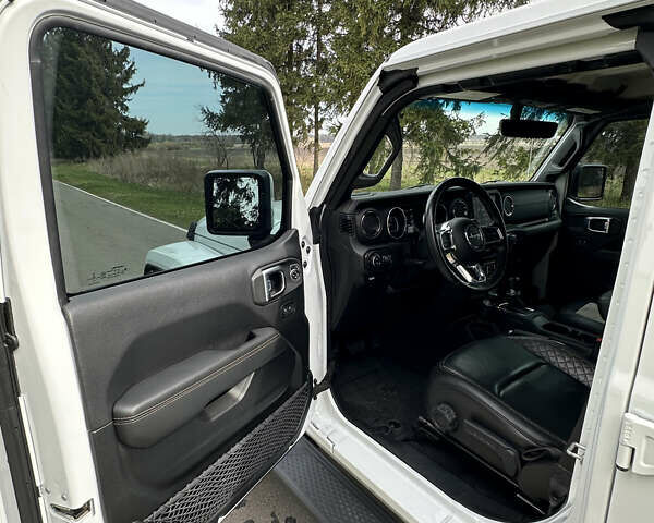 Білий Джип Gladiator, об'ємом двигуна 3.6 л та пробігом 59 тис. км за 51300 $, фото 12 на Automoto.ua