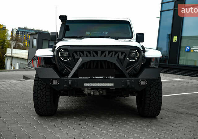Білий Джип Gladiator, об'ємом двигуна 3.6 л та пробігом 34 тис. км за 59500 $, фото 3 на Automoto.ua