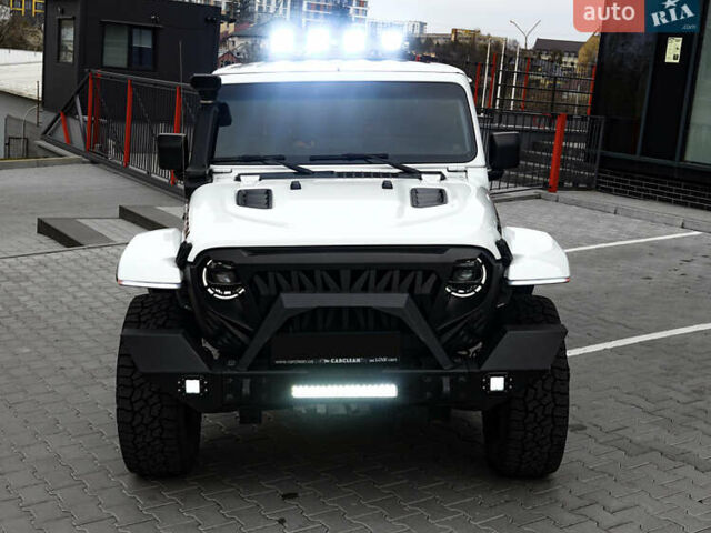 Білий Джип Gladiator, об'ємом двигуна 3.6 л та пробігом 34 тис. км за 59500 $, фото 16 на Automoto.ua