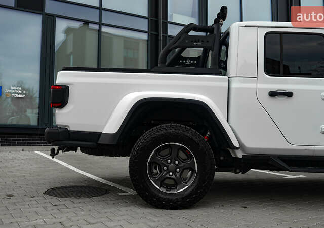 Білий Джип Gladiator, об'ємом двигуна 3.6 л та пробігом 34 тис. км за 59500 $, фото 12 на Automoto.ua