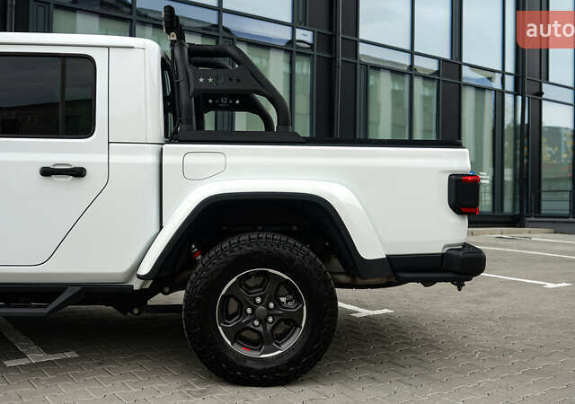 Білий Джип Gladiator, об'ємом двигуна 3.6 л та пробігом 34 тис. км за 59500 $, фото 26 на Automoto.ua