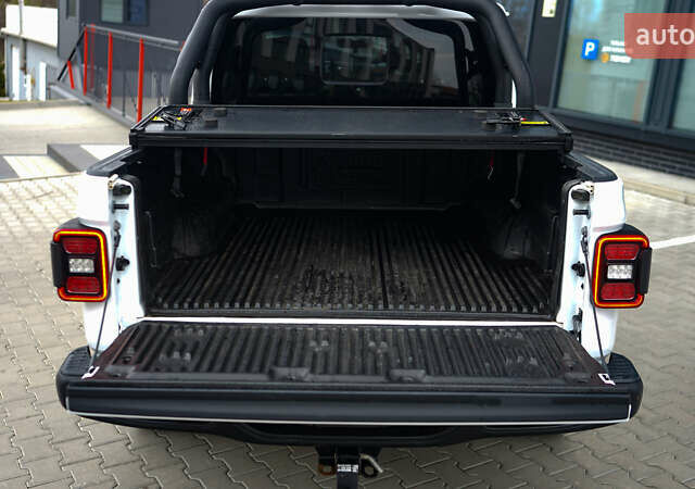 Білий Джип Gladiator, об'ємом двигуна 3.6 л та пробігом 34 тис. км за 59500 $, фото 5 на Automoto.ua