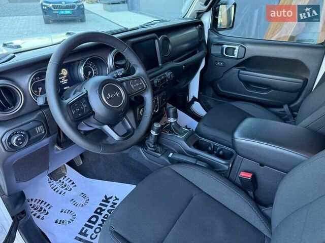 Белый Джип Gladiator, объемом двигателя 3.6 л и пробегом 6 тыс. км за 36500 $, фото 9 на Automoto.ua