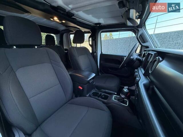 Белый Джип Gladiator, объемом двигателя 3.6 л и пробегом 6 тыс. км за 36500 $, фото 13 на Automoto.ua