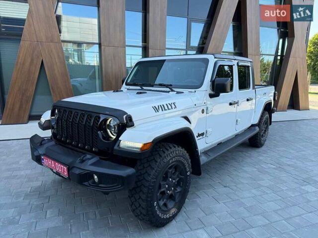 Белый Джип Gladiator, объемом двигателя 3.6 л и пробегом 6 тыс. км за 38500 $, фото 1 на Automoto.ua