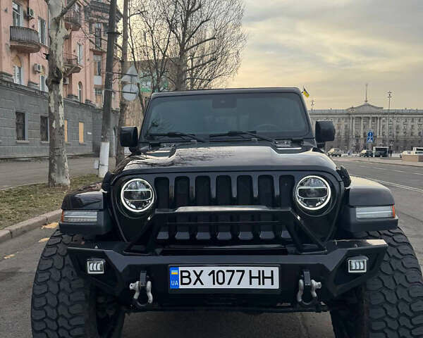Черный Джип Gladiator, объемом двигателя 3.6 л и пробегом 34 тыс. км за 48000 $, фото 1 на Automoto.ua