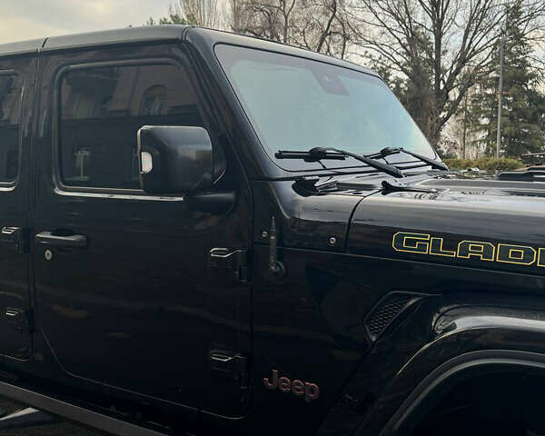 Черный Джип Gladiator, объемом двигателя 3.6 л и пробегом 34 тыс. км за 48000 $, фото 9 на Automoto.ua