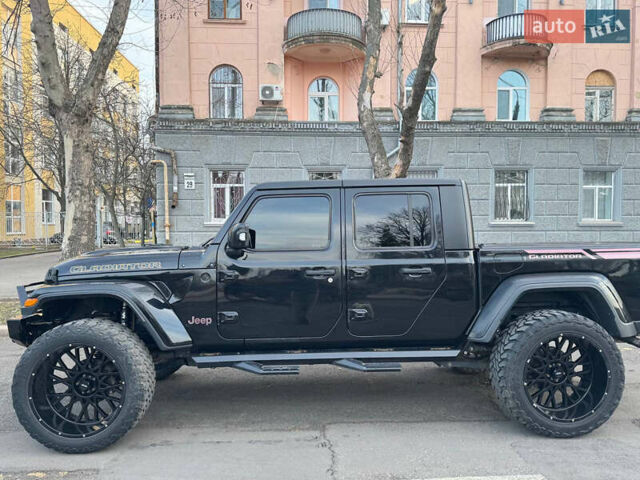 Черный Джип Gladiator, объемом двигателя 3.6 л и пробегом 34 тыс. км за 48000 $, фото 4 на Automoto.ua