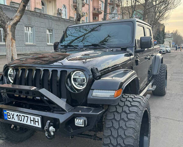 Черный Джип Gladiator, объемом двигателя 3.6 л и пробегом 34 тыс. км за 48000 $, фото 2 на Automoto.ua