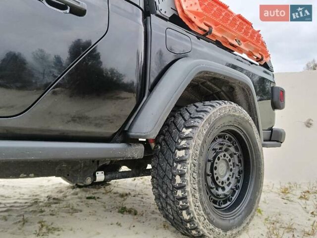 Чорний Джип Gladiator, об'ємом двигуна 3.6 л та пробігом 50 тис. км за 64444 $, фото 15 на Automoto.ua