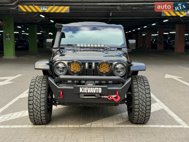 Черный Джип Gladiator, объемом двигателя 3.6 л и пробегом 51 тыс. км за 55000 $, фото 2 на Automoto.ua