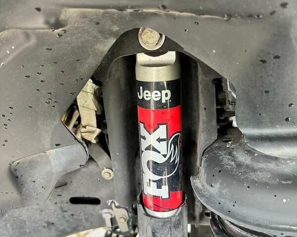 Красный Джип Gladiator, объемом двигателя 3.6 л и пробегом 67 тыс. км за 59777 $, фото 22 на Automoto.ua