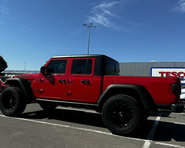 Красный Джип Gladiator, объемом двигателя 3.6 л и пробегом 67 тыс. км за 59777 $, фото 2 на Automoto.ua