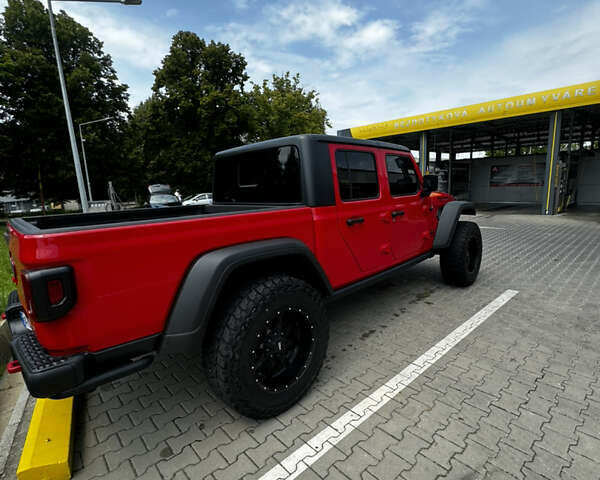 Красный Джип Gladiator, объемом двигателя 3.6 л и пробегом 67 тыс. км за 59777 $, фото 3 на Automoto.ua