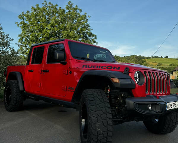 Красный Джип Gladiator, объемом двигателя 3.6 л и пробегом 67 тыс. км за 59777 $, фото 1 на Automoto.ua