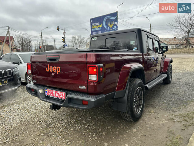 Червоний Джип Gladiator, об'ємом двигуна 3.6 л та пробігом 111 тис. км за 47900 $, фото 4 на Automoto.ua