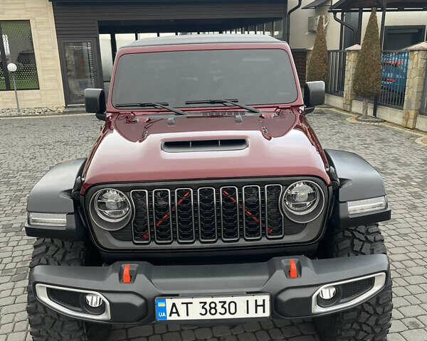 Красный Джип Gladiator, объемом двигателя 3.6 л и пробегом 72 тыс. км за 59900 $, фото 1 на Automoto.ua