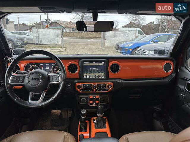 Червоний Джип Gladiator, об'ємом двигуна 3.6 л та пробігом 111 тис. км за 47900 $, фото 10 на Automoto.ua