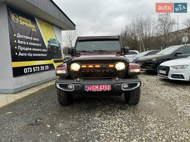 Червоний Джип Gladiator, об'ємом двигуна 3.6 л та пробігом 111 тис. км за 47900 $, фото 1 на Automoto.ua