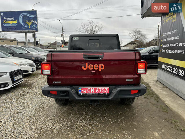 Червоний Джип Gladiator, об'ємом двигуна 3.6 л та пробігом 111 тис. км за 47900 $, фото 5 на Automoto.ua