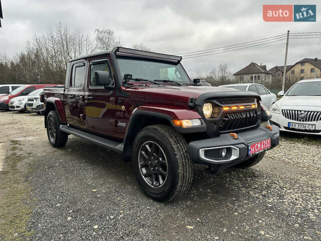 Червоний Джип Gladiator, об'ємом двигуна 3.6 л та пробігом 111 тис. км за 47900 $, фото 2 на Automoto.ua