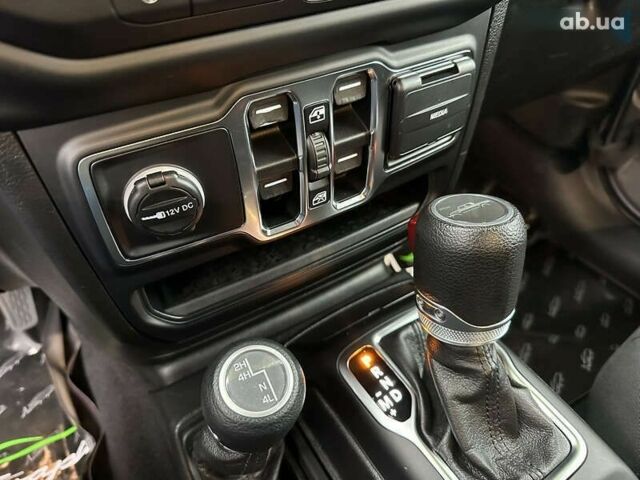 Джип Gladiator, объемом двигателя 3.6 л и пробегом 92 тыс. км за 37000 $, фото 6 на Automoto.ua