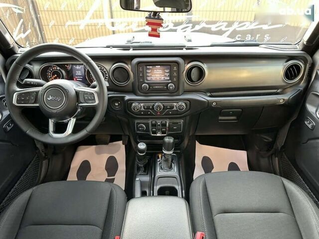 Джип Gladiator, объемом двигателя 3.6 л и пробегом 92 тыс. км за 37000 $, фото 21 на Automoto.ua