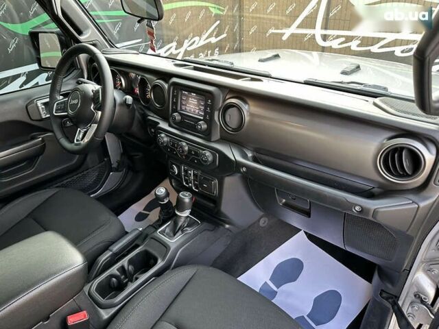 Джип Gladiator, объемом двигателя 3.6 л и пробегом 92 тыс. км за 37000 $, фото 11 на Automoto.ua