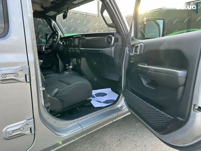 Джип Gladiator, объемом двигателя 3.6 л и пробегом 92 тыс. км за 37000 $, фото 9 на Automoto.ua