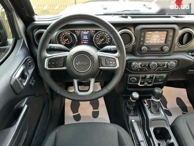 Джип Gladiator, объемом двигателя 3.6 л и пробегом 92 тыс. км за 37000 $, фото 23 на Automoto.ua