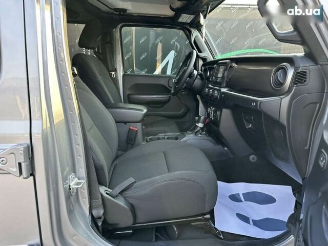 Джип Gladiator, объемом двигателя 3.6 л и пробегом 92 тыс. км за 37000 $, фото 25 на Automoto.ua