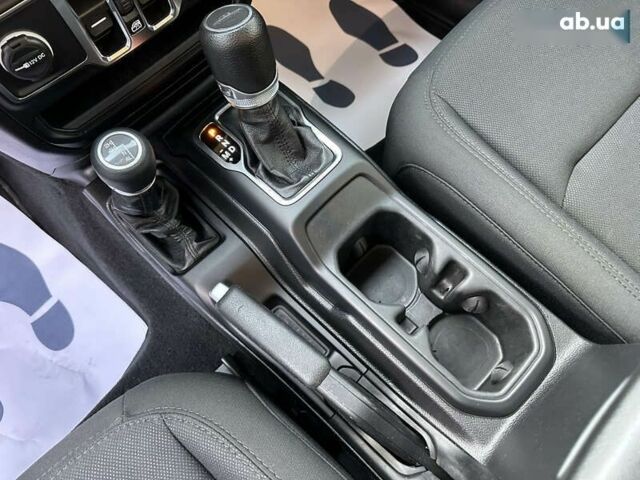 Джип Gladiator, объемом двигателя 3.6 л и пробегом 92 тыс. км за 37000 $, фото 19 на Automoto.ua