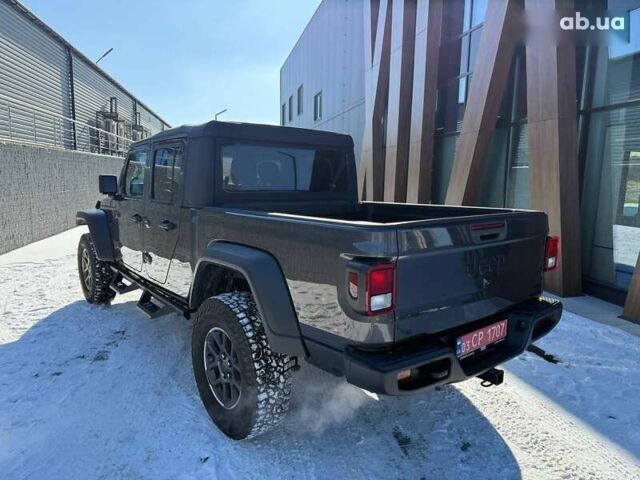 Джип Gladiator, объемом двигателя 3.6 л и пробегом 71 тыс. км за 39000 $, фото 2 на Automoto.ua