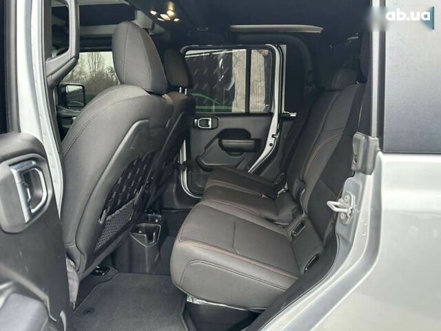 Джип Gladiator, об'ємом двигуна 3.6 л та пробігом 73 тис. км за 41500 $, фото 17 на Automoto.ua