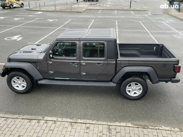 Джип Gladiator, объемом двигателя 3.6 л и пробегом 1 тыс. км за 57900 $, фото 2 на Automoto.ua