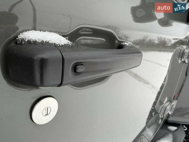 Серый Джип Gladiator, объемом двигателя 3.6 л и пробегом 49 тыс. км за 53800 $, фото 7 на Automoto.ua