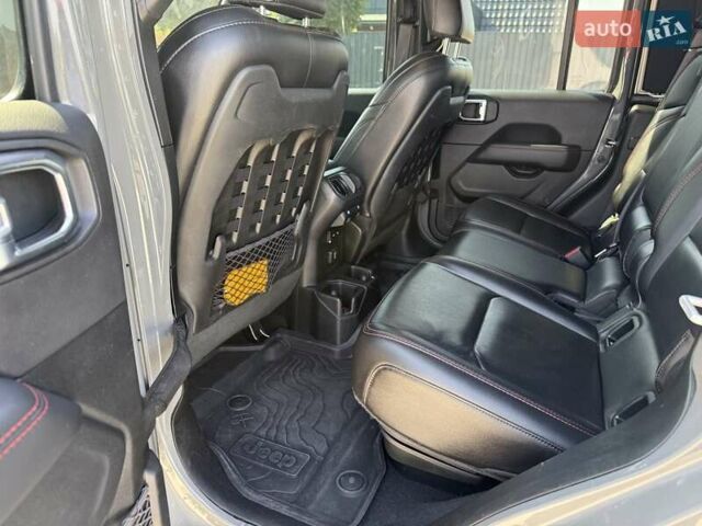 Сірий Джип Gladiator, об'ємом двигуна 3.6 л та пробігом 45 тис. км за 58000 $, фото 13 на Automoto.ua