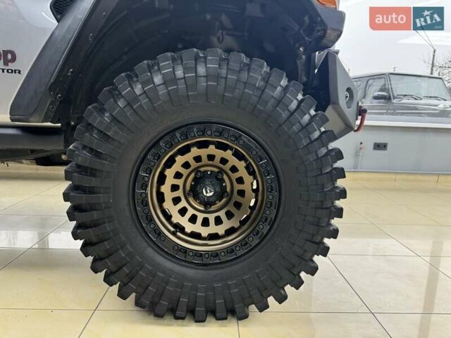 Серый Джип Gladiator, объемом двигателя 3.61 л и пробегом 98 тыс. км за 68000 $, фото 8 на Automoto.ua