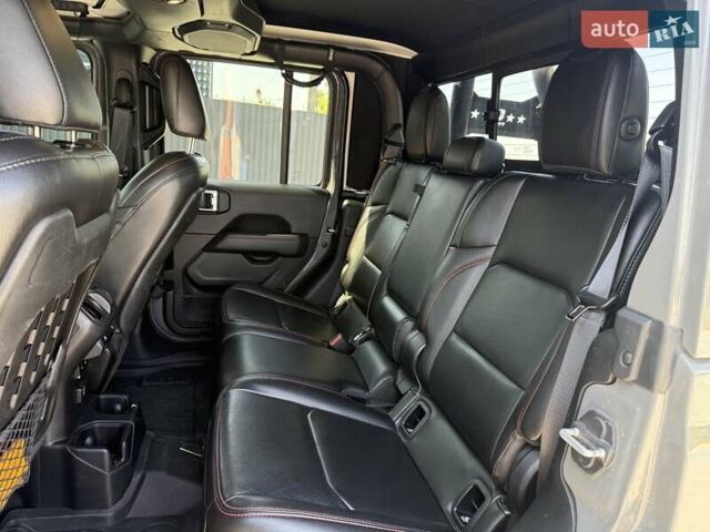 Сірий Джип Gladiator, об'ємом двигуна 3.6 л та пробігом 45 тис. км за 58000 $, фото 14 на Automoto.ua