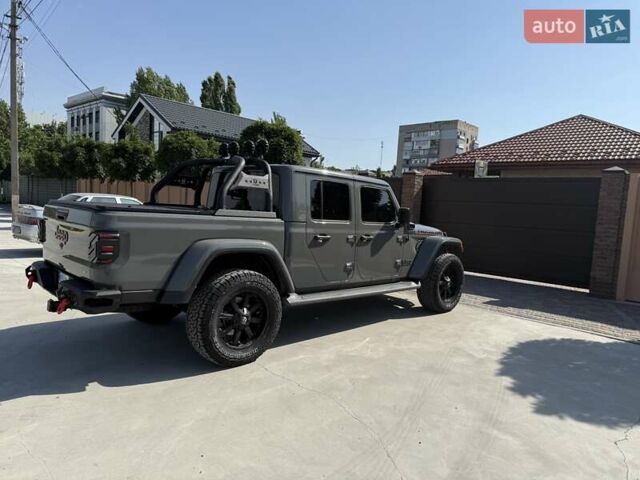 Серый Джип Gladiator, объемом двигателя 3.6 л и пробегом 45 тыс. км за 57900 $, фото 6 на Automoto.ua