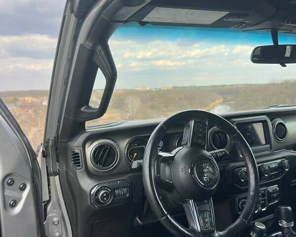 Серый Джип Gladiator, объемом двигателя 3.6 л и пробегом 56 тыс. км за 34600 $, фото 4 на Automoto.ua