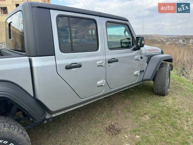 Серый Джип Gladiator, объемом двигателя 3.6 л и пробегом 56 тыс. км за 34600 $, фото 8 на Automoto.ua