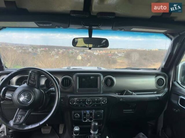Серый Джип Gladiator, объемом двигателя 3.6 л и пробегом 56 тыс. км за 34600 $, фото 3 на Automoto.ua